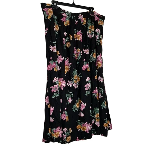 Maggie Lawrence black floral full skirt. Rayon material. Size 26 - Picture 2 of 5